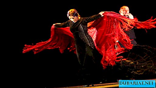 Desempenho da dançarina de flamenco Eva Yerbabuena, Dubai, Emirados Árabes Unidos