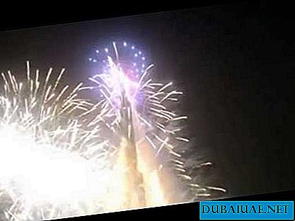 Feuerwerke des neuen Jahres in Dubai 2013