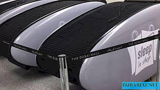 In the mall of Dubai you can lie down to sleep for $ 10 per hour