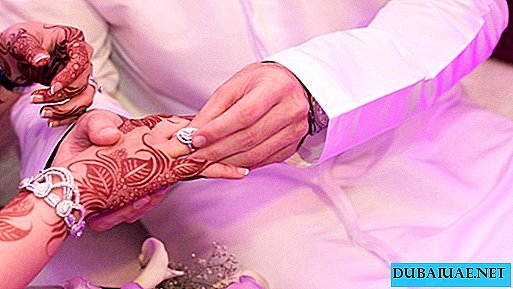I Förenade Arabemiraten får de nygifta från myndigheterna $ 19 tusen för att organisera ett bröllop