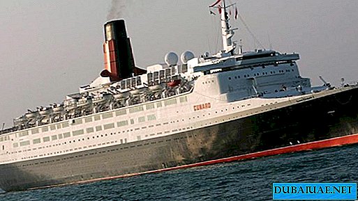 Em Dubai, a restauração do famoso navio "Queen Elizabeth 2" está em fase de conclusão