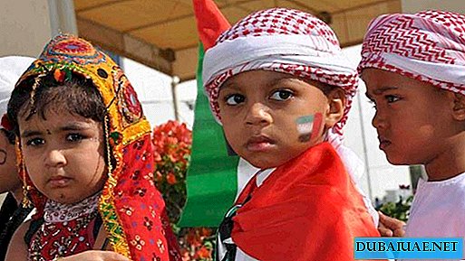 300 người trở thành công dân UAE