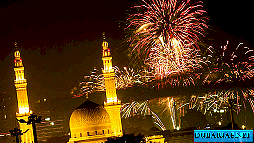 قد يرضى شهر أغسطس سكان دولة الإمارات العربية المتحدة بقضاء عطلة نهاية الأسبوع لمدة خمسة أيام