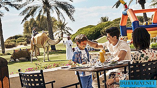 Bab Al Shams Resort nodigt uit tot een exclusieve tuinbrunch