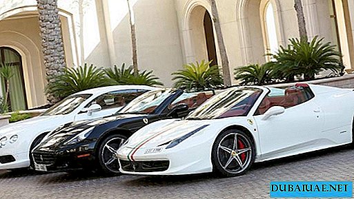 A gangue dos Emirados Árabes Unidos alugou carros de luxo e os vendeu no exterior