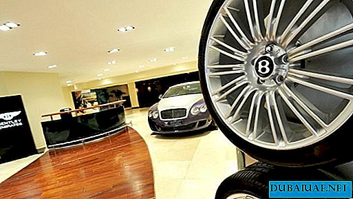 Em Dubai, o jardim floresceu no telhado do maior showroom da Bentley do mundo