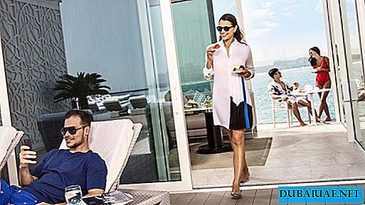 Resto real - os luxuosos salões à beira-mar do Burj Al Arab aguardam os hóspedes