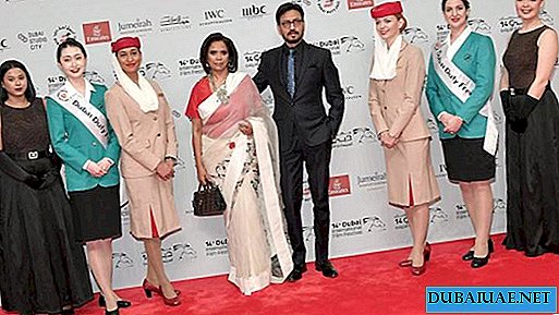 Slovesna otvoritev filmskega festivala v Dubaju na rdeči preprogi zbira zvezde z vsega sveta