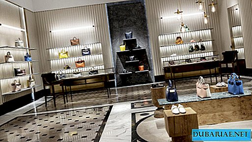 Burberry Boutique Khai trương trên Đại lộ thời trang Dubai Mall