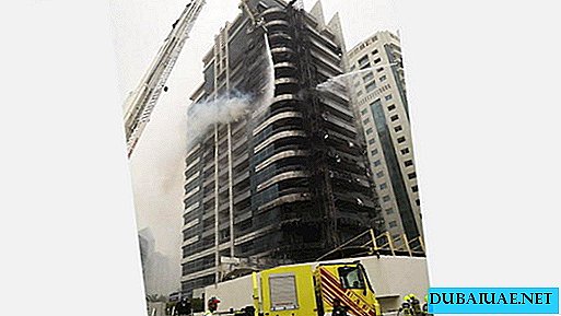 A Dubai Marina kikötőben nem sérült tűz