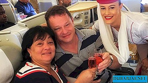 Stewardess surprised her parents aboard Emirates from the UAE