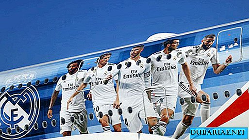 "Real Madrid"의 첫 번째 사람들은 UAE에서 가장 큰 에미레이트 항공기 보드를 장식했습니다