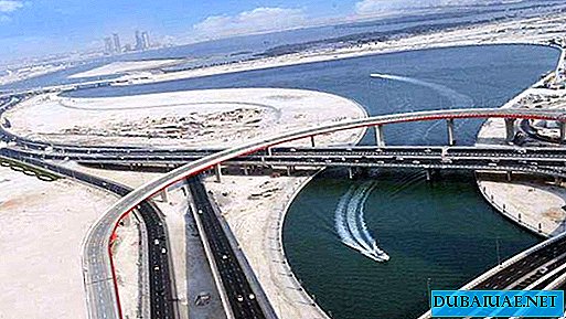 افتتاح جسر جديد إلى شارع المركز المالي في دبي في يناير