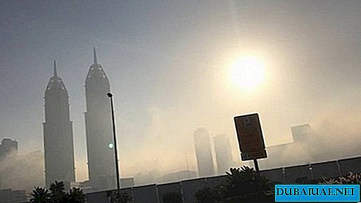 Хидрометеорологичният център на ОАЕ призовава шофьорите да бъдат по-бдителни по пътищата