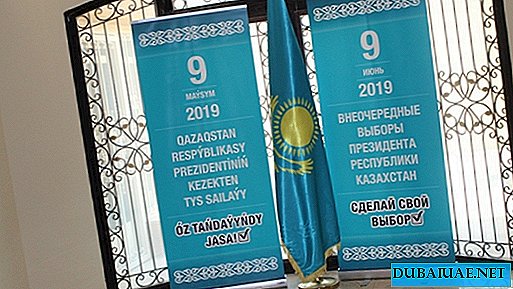 Cidadãos do Cazaquistão votam ativamente nas eleições nos Emirados Árabes Unidos