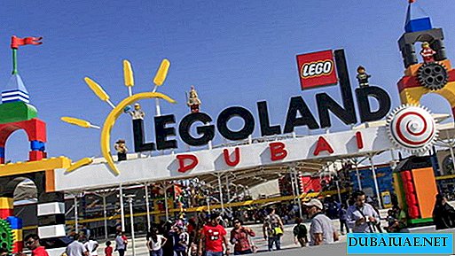Ônibus lançados para o maior parque de diversões de Dubai