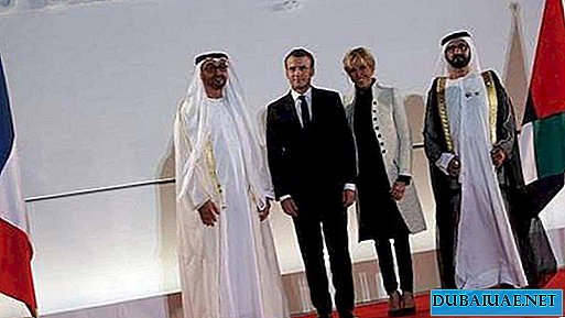 Die Führer der VAE und der französische Präsident eröffnen den Louvre Abu Dhabi