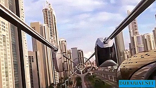 Kapsul futuristik berada di antara gedung pencakar langit Dubai