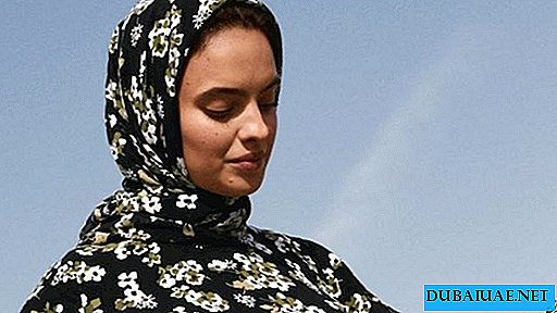 Michaelas Korsas išleido išskirtinę hijabą Artimųjų Rytų rinkai