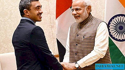 وزيرا الإمارات والهند يبحثان التعاون