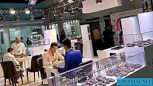 La municipalité de Dubaï a testé des pierres précieuses lors d'une exposition de bijoux