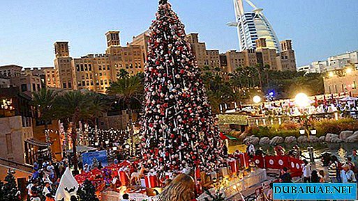 أخبر الزوجان المسلمان كيف يحتفلون بعيد الميلاد في الإمارات