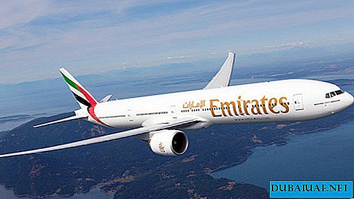 Un homme a fait une offre à une fille à bord d'un avion sur le chemin de Dubaï