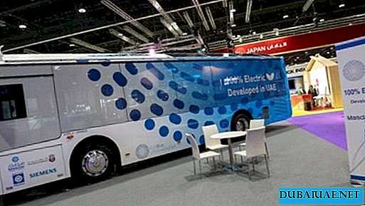 Le premier éco-bus de passagers de la région a emprunté les routes des EAU