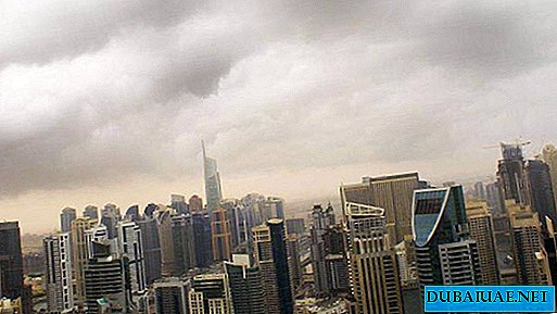 De langverwachte regen viel op het emiraat van Dubai