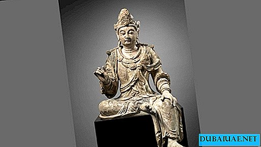 BAE ana rayına dikilen Buda heykeli