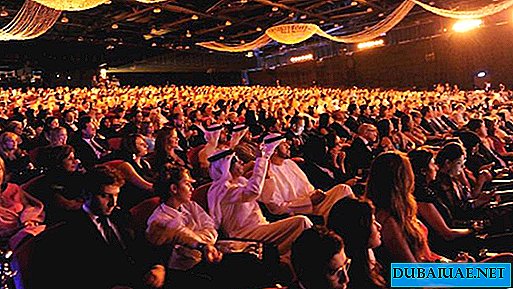 Wereldsterren die aankomen op Dubai Film Festival