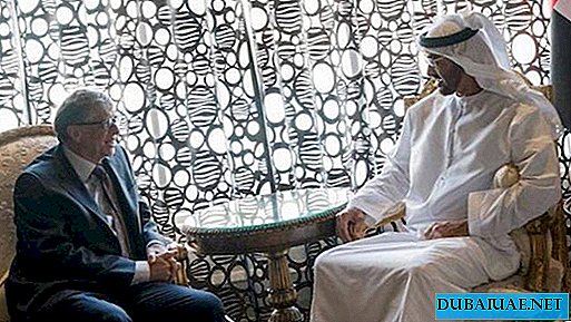 Abu Dhabin kruununprinssi tapaa Bill Gatesin kanssa