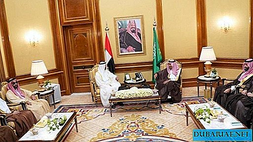 Abu Dhabin kruununprinssi tapaa Saudi-Arabian hallitsijan kanssa