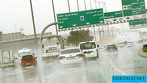 Emiratele Arabe Unite l-au salutat pe papa cu ploi abundente