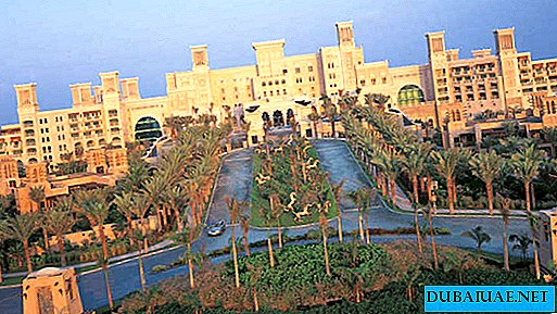 Pēc apjomīgas renovācijas tiek atvērta viena no atpazīstamākajām viesnīcām Dubaijā