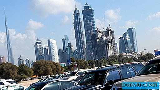 Autostāvvieta Dubaijā nedēļu būs bezmaksas
