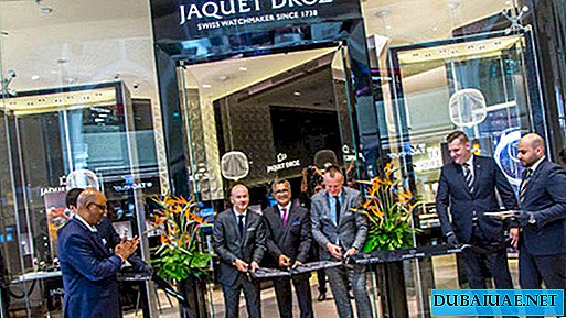 Den första lyxiga schweiziska klockhusbutiken öppnade i Dubai