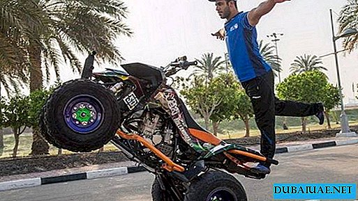 Un policier de Dubaï établit un record mondial pour le VTT à traction arrière