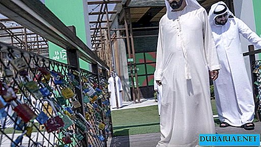 El gobernante de Dubai visitó el puente de los amantes.