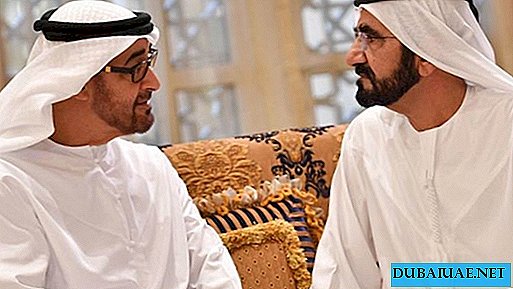 El primer ministro de los EAU dedicó un poema "al hijo de Zayed y al padre de Khalid"