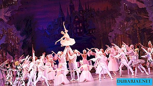 Russische Produktion des Balletts Der Nussknacker gewinnt in Dubai eine Truppe