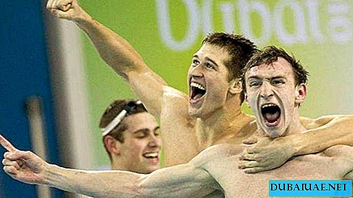 Russian swimmers in Dubai set a new world record