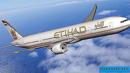 El avión realizó un vuelo desde los Emiratos Árabes Unidos con biocombustibles de un fabricante local.