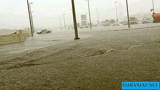Emirats du Nord des Émirats Arabes Unis inondés le week-end