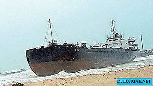 Storm strandde vijf zeeschepen in Sharjah en Umm Al Quwain
