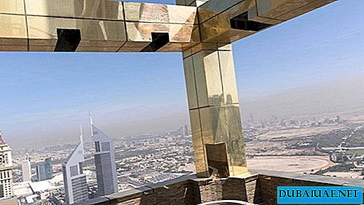 Dubai suhi hotel ponuja plačljiv vstop na streho