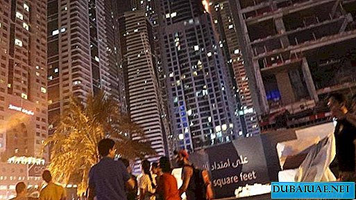 إخلاء سكان برج دبي للشعلة مرة أخرى