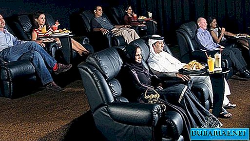 El centro comercial de Dubai ofrece películas gratuitas en el techo