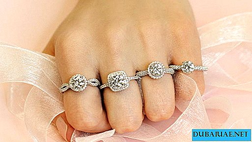 Dubai transit tourist returns lost diamond ring