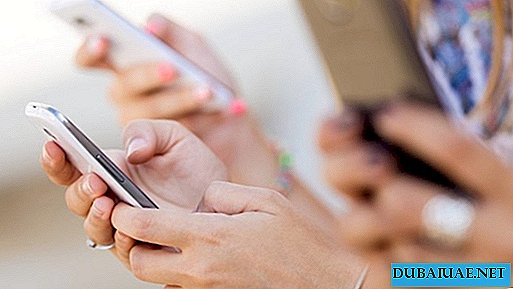 Residentes dos Emirados Árabes Unidos encontraram dependência em massa de smartphones
